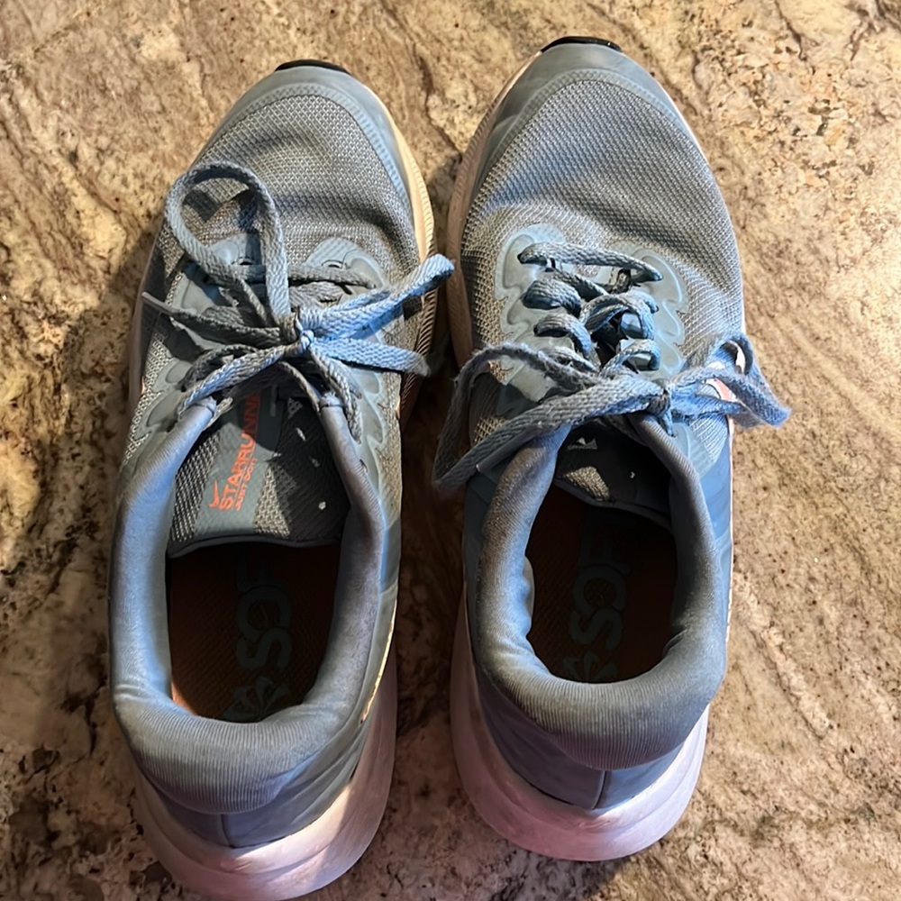 NIKE girls size 4 grey with peach stripe Nike